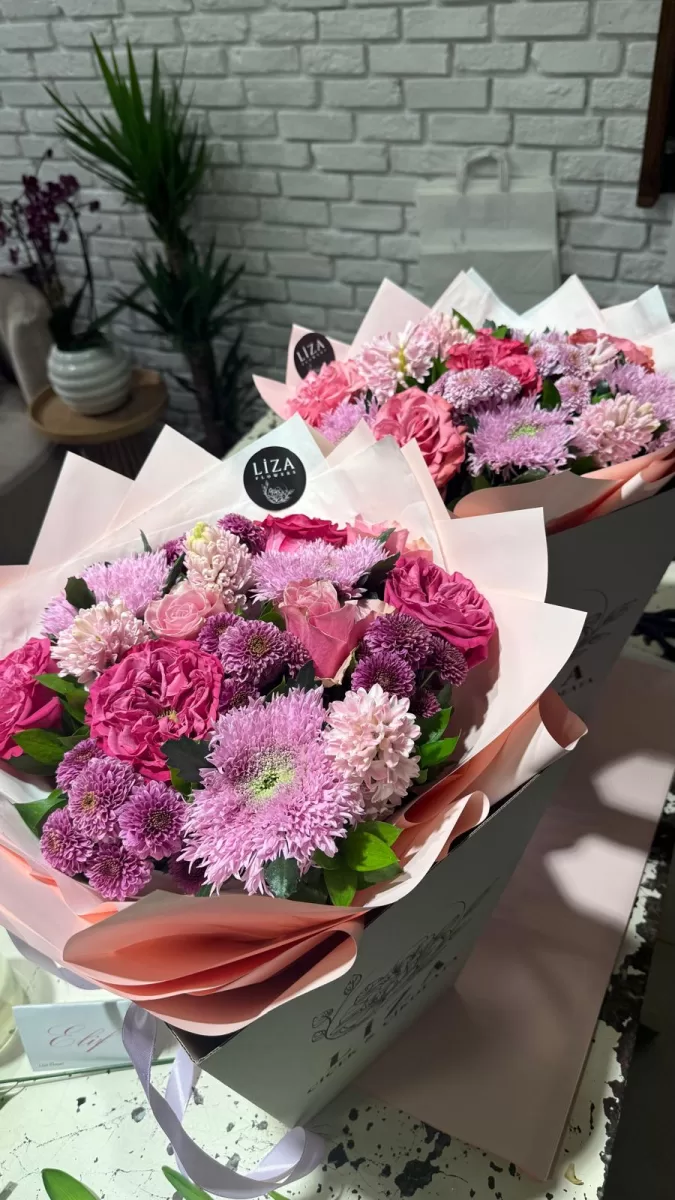 Pembe tonları buket