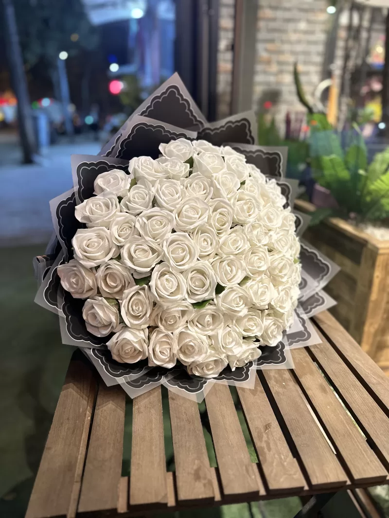 50li beyaz yapay gül buketi