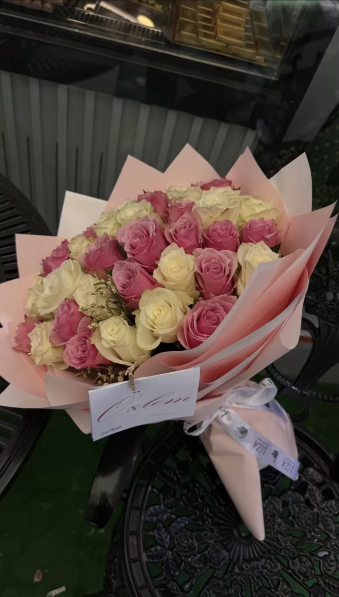 30lu pembe beyaz gül buketi 